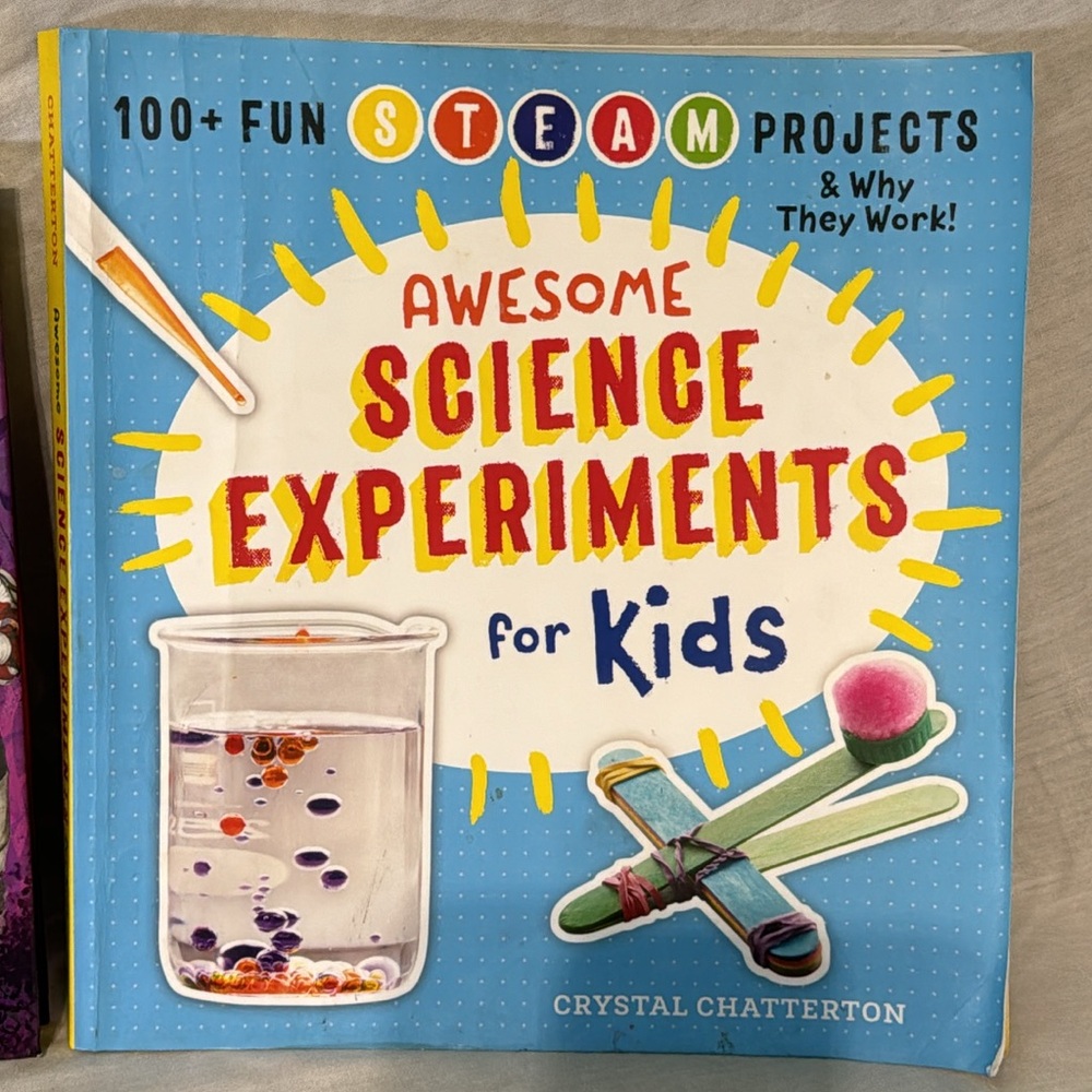 kids children’s book set descendants 3 hardcover book and experiment book - Picture 3 of 7